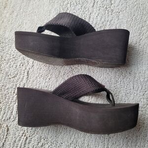 Rocket Dog Brown Platform Flip Flops Size 8